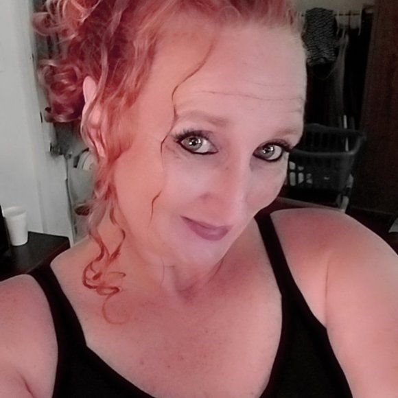 Meet your Posher, Crystal - Picture 2 of 5